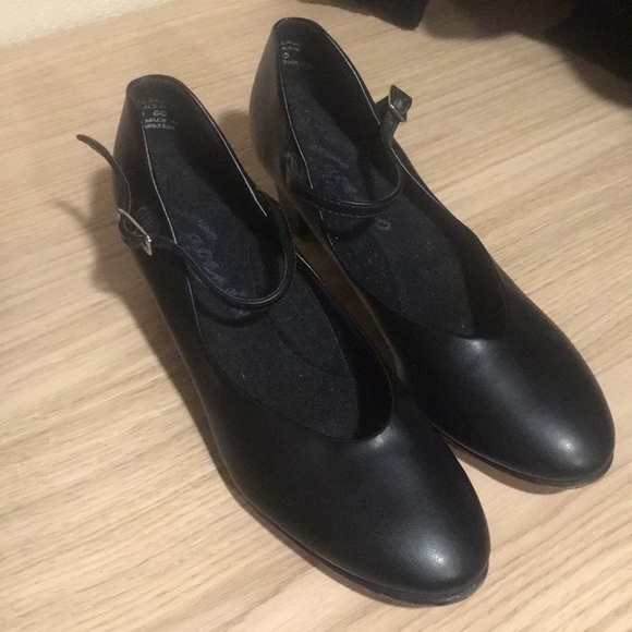 SOLD 🎈 Capezio dance shoes size 7N - Picture 2 of 8